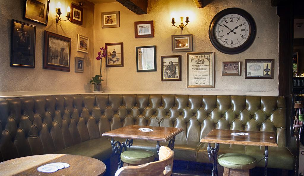 The Red Lion Inn هولمفيرث المظهر الخارجي الصورة