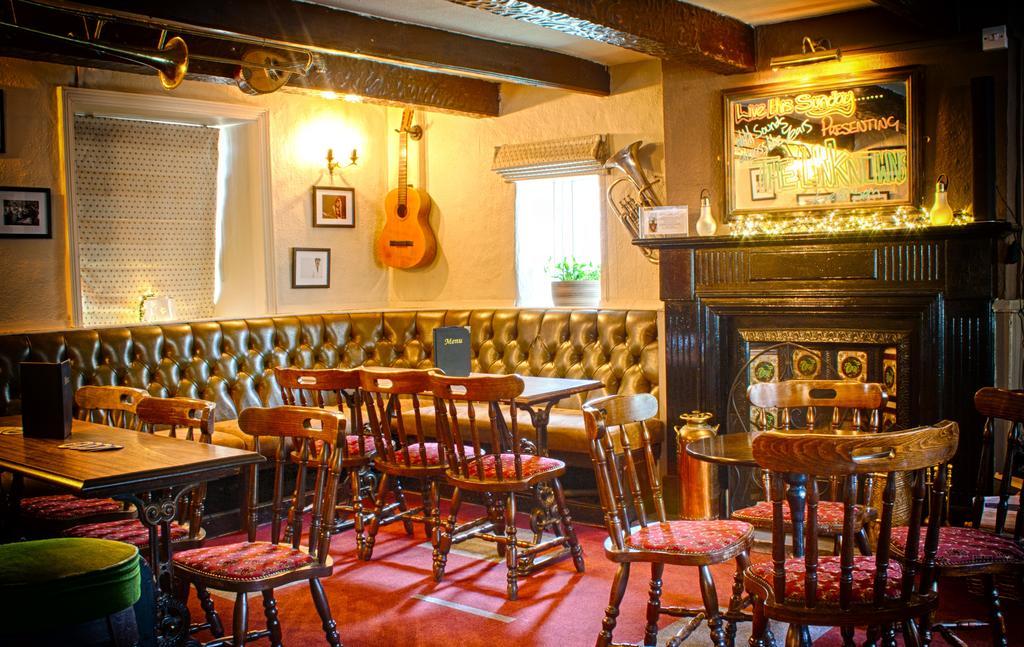 The Red Lion Inn هولمفيرث المظهر الخارجي الصورة